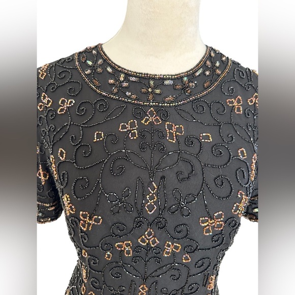 Black gold all over sequin embroidery and silk 80s vintage short sleeve top - Picture 2 of 6